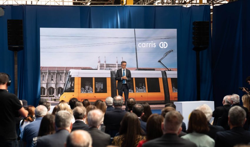 Novo Elétrico 15 da Carris Novo Elétrico 15 da Carris