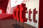 Logótipo suspenso em estrutura personalizada Logótipo suspenso em estrutura personalizada